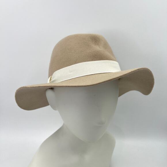 Club Monaco Millennie Wool Hat Ivory Biege main image 4